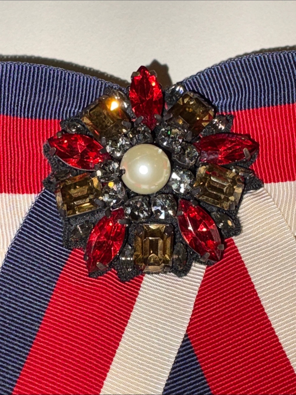 Gucci Web Grosgrain Bow Brooch Red White Blue Bee Medallion Alessandro Michele - Picture 3 of 8